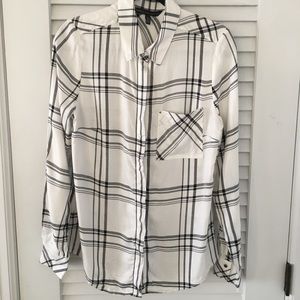 💙 WHBM Herringbone button down 💙